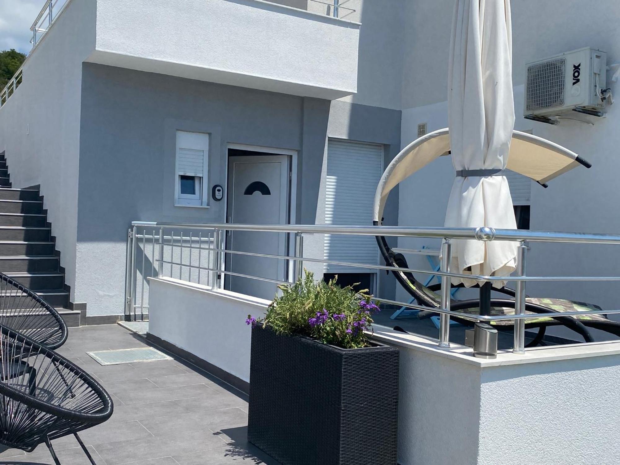 Ada Vis Apartments Exterior photo